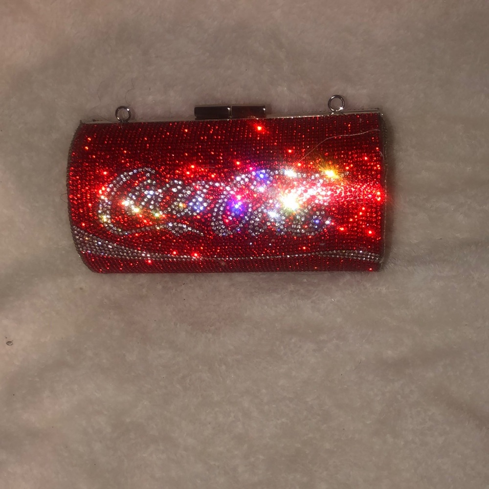 Cola clutch red